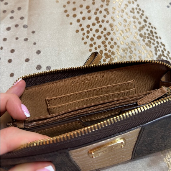 Michael Kors gold and brown monogram wallet clutch - Picture 3 of 5